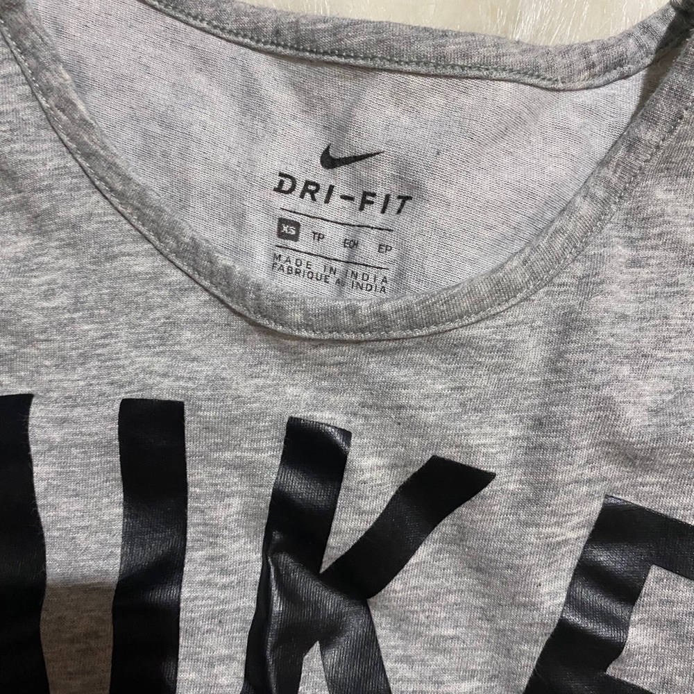 Nike Gray Tank - Picture 3 of 3